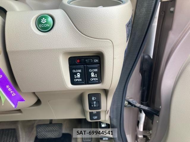 Honda N BOX 2014-08 8413892-13