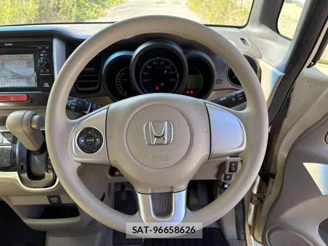 Honda N BOX 2015-06 8413866-13