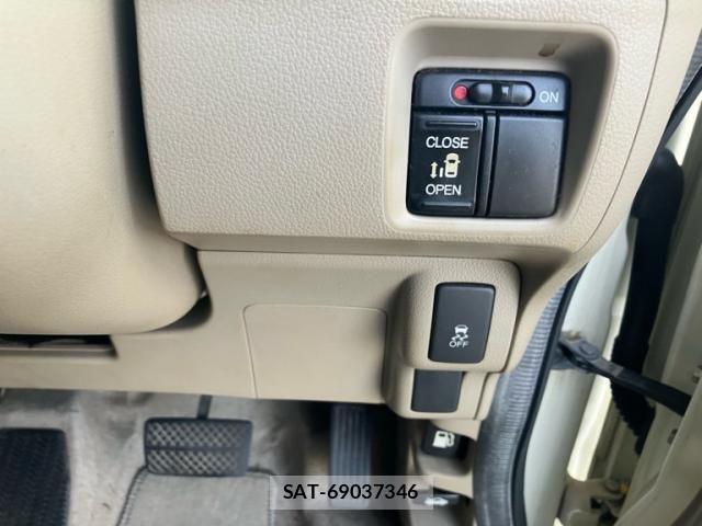 Honda N BOX 2013-03 8413890-12