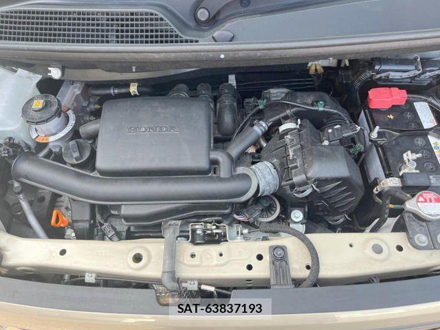 Honda N BOX 2023-09 8438483-17