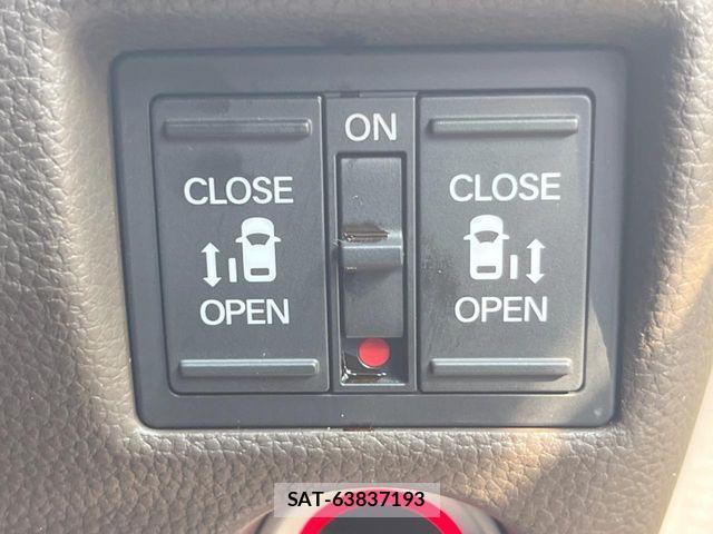 Honda N BOX 2023-09 8438483-4