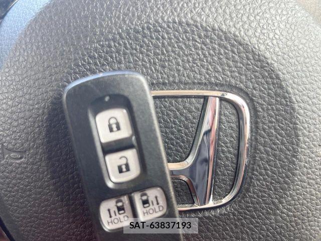 Honda N BOX 2023-09 8438483-6