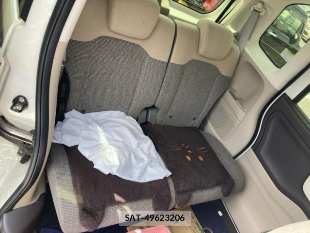 Honda N BOX 2018-05 8438522-16