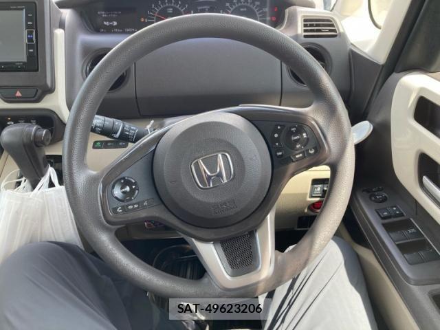Honda N BOX 2018-05 8438522-19