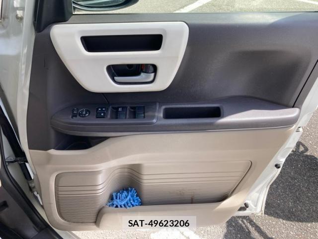 Honda N BOX 2018-05 8438522-25