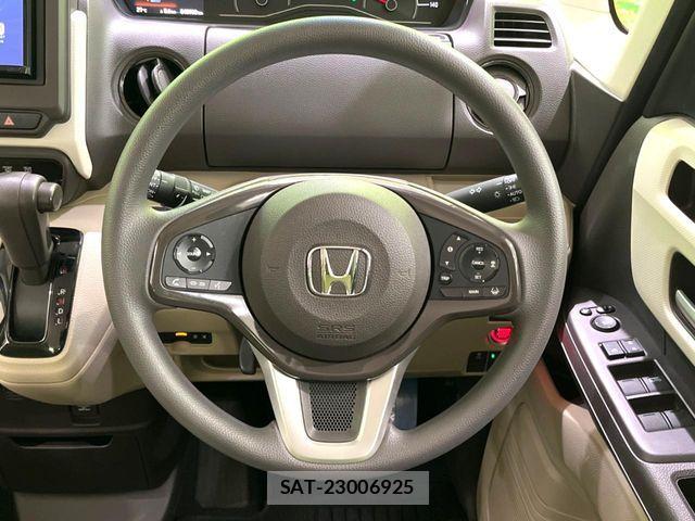 Honda N BOX 2018-06 8438496-11