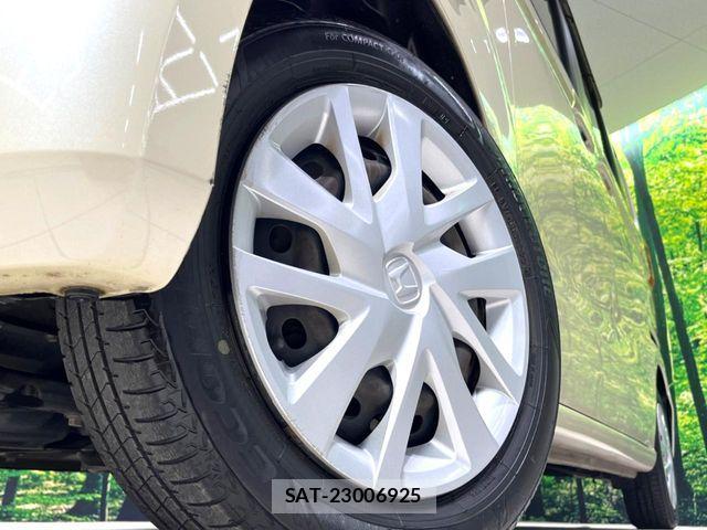 Honda N BOX 2018-06 8438496-13