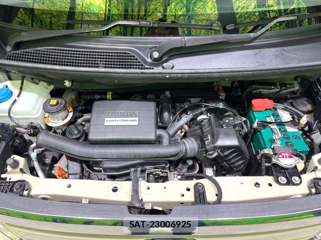 Honda N BOX 2018-06 8438496-18