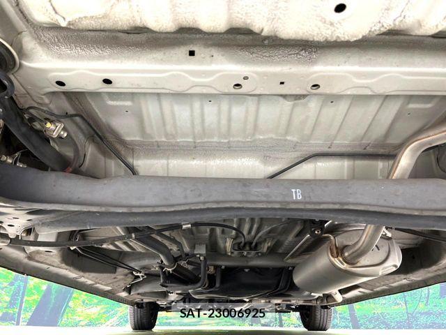 Honda N BOX 2018-06 8438496-19
