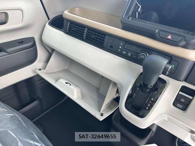 Honda N BOX 2026-06 8438484-17