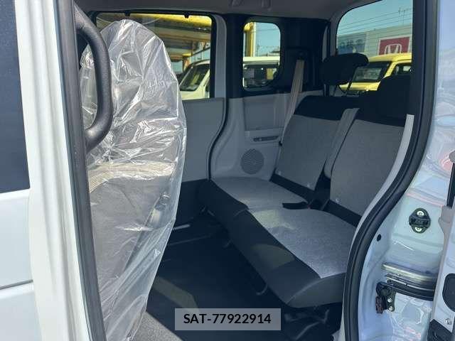 Honda N BOX 2026-06 8438479-3