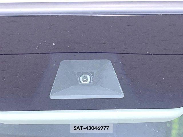 Honda N BOX 2023-03 8457981-5
