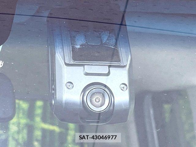Honda N BOX 2023-03 8457981-6