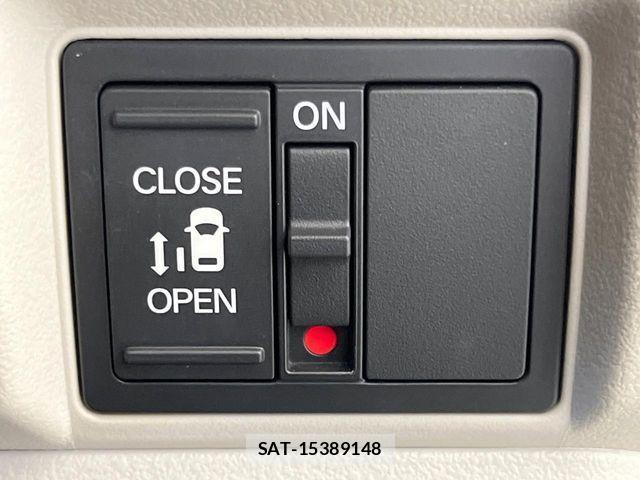Honda N BOX 2023-10 8457983-6