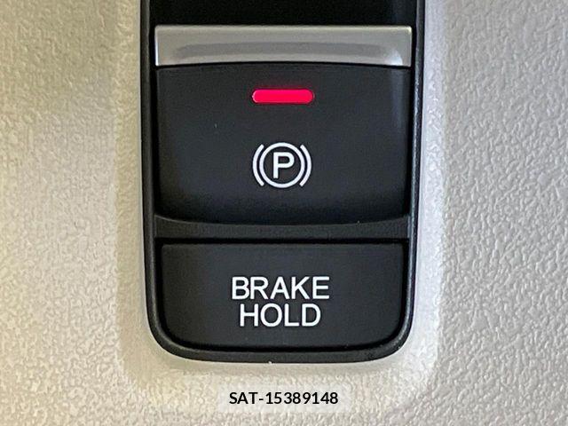 Honda N BOX 2023-10 8457983-7