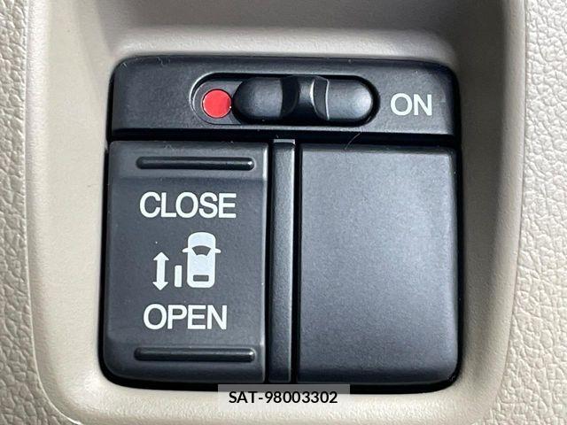 Honda N BOX 2017-07 8457995-2