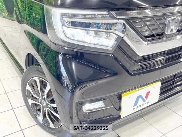 Honda N BOX 2018-03 8457137-11