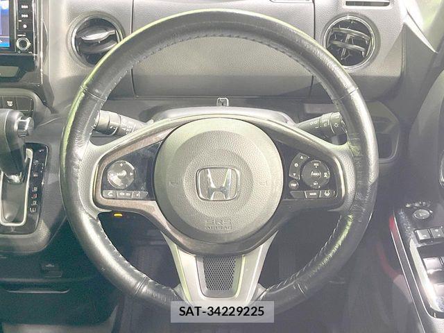 Honda N BOX 2018-03 8457137-12