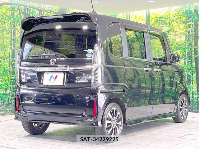 Honda N BOX 2018-03 8457137-16
