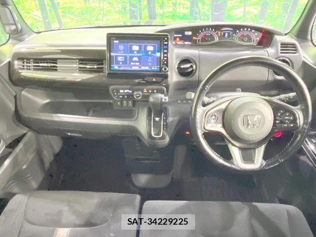 Honda N BOX 2018-03 8457137-1