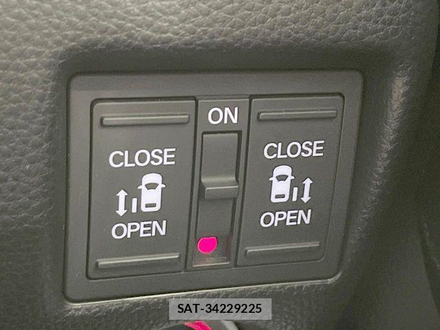 Honda N BOX 2018-03 8457137-3