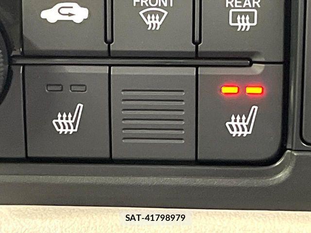 Honda N BOX 2023-10 8457973-6