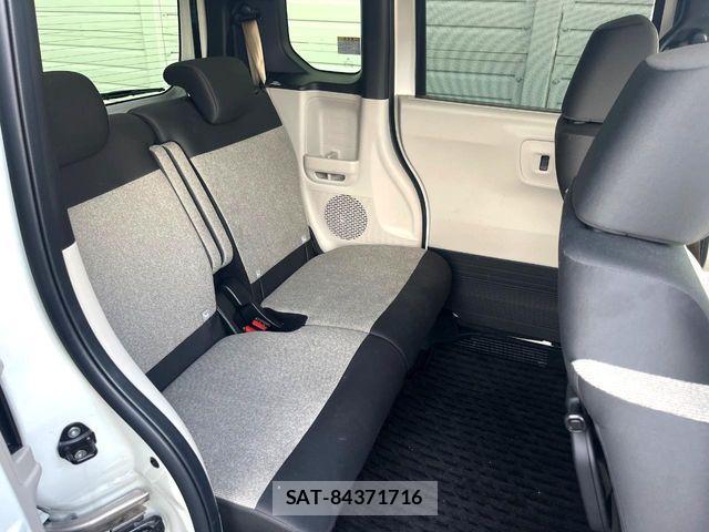 Honda N BOX 2024-04 8457982-11