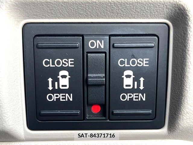 Honda N BOX 2024-04 8457982-4