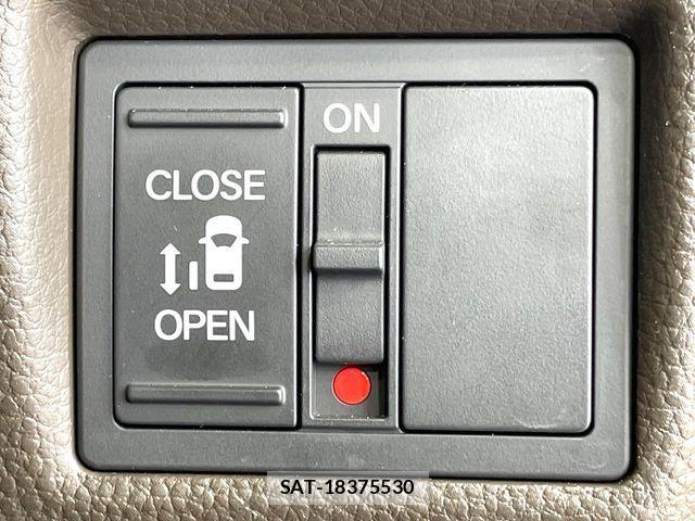 Honda N BOX 2023-08 8457988-4