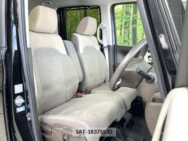 Honda N BOX 2023-08 8457988-7
