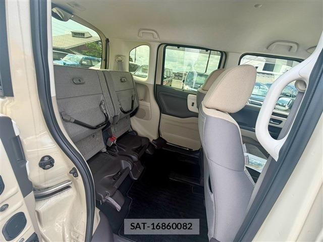 Honda N BOX 2017-09 8457991-27