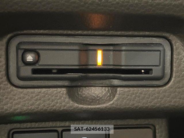 Honda N BOX 2022-06 8457986-4