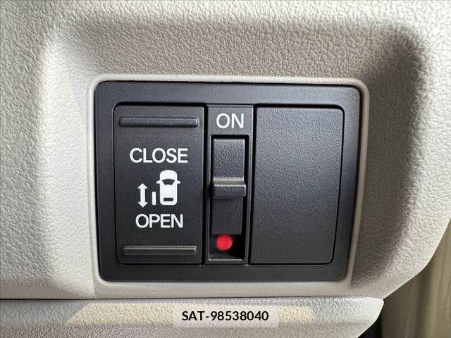 Honda N BOX 2024-09 8457979-5