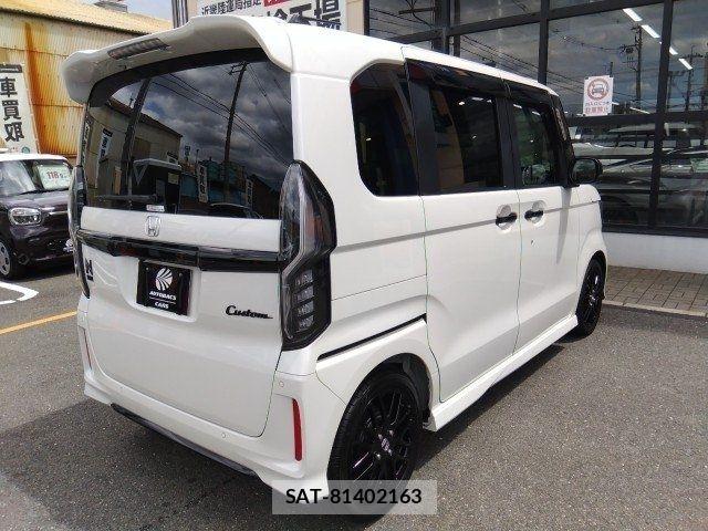 Honda N BOX 2023-11 8457971-2