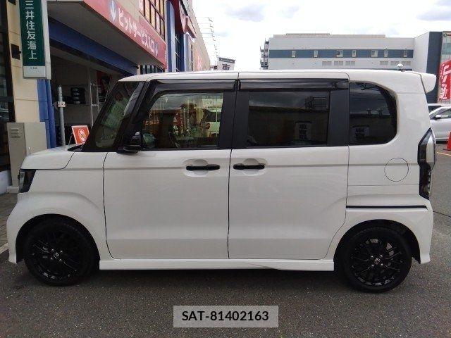 Honda N BOX 2023-11 8457971-5