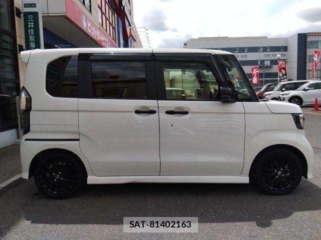 Honda N BOX 2023-11 8457971-6