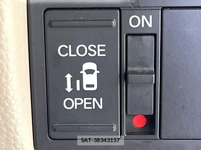Honda N BOX 2019-12 8457993-5