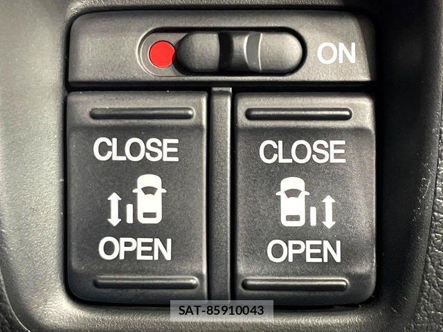 Honda N BOX 2017-02 8526044-4