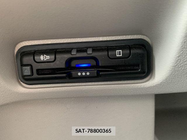 Honda N BOX 2024-02 8525988-7