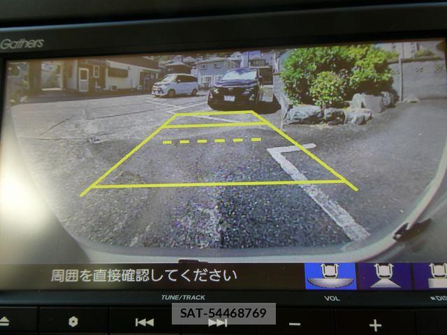 Honda N BOX 2023-03 8526022-17