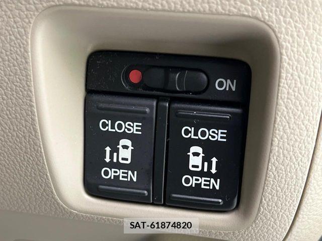 Honda N BOX 2017-06 8526028-2