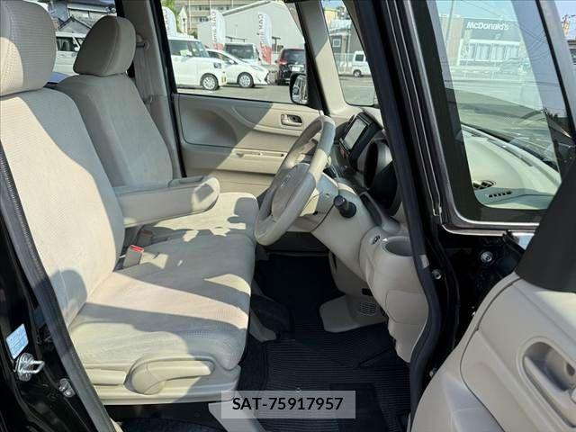 Honda N BOX 2015-07 8526046-15