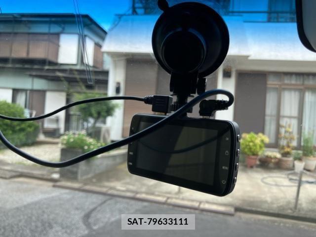 Honda N BOX 2018-04 8526039-17