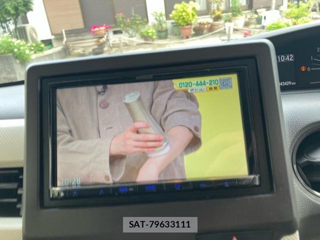 Honda N BOX 2018-04 8526039-22