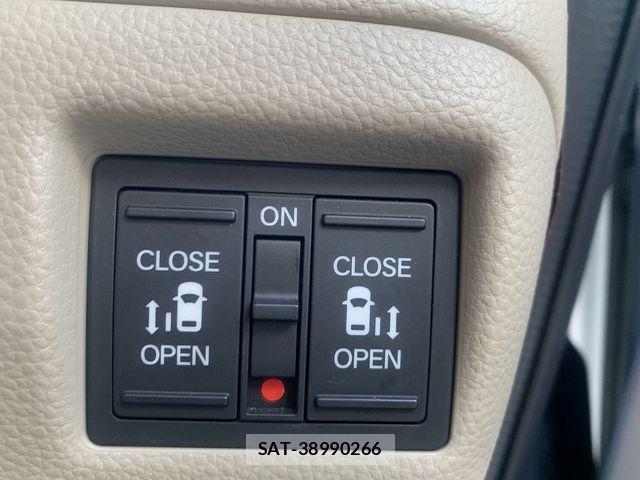 Honda N BOX 2018-03 8526041-11