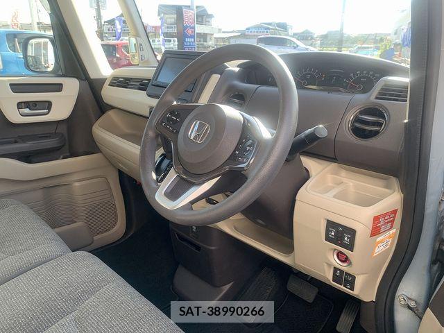 Honda N BOX 2018-03 8526041-16