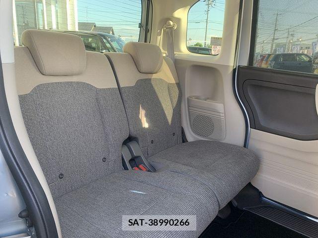 Honda N BOX 2018-03 8526041-18