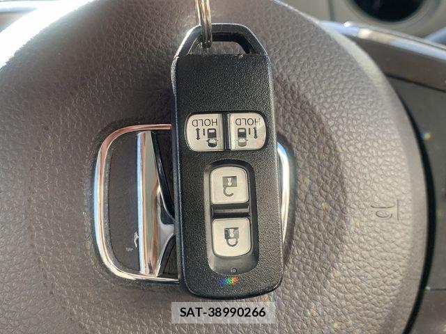 Honda N BOX 2018-03 8526041-23