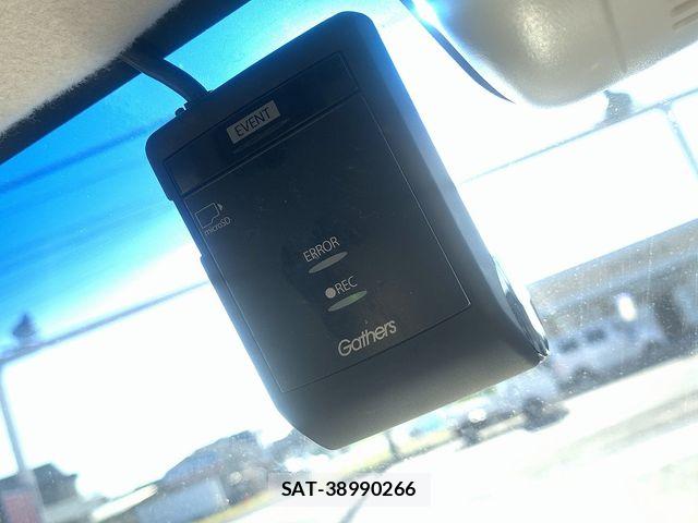 Honda N BOX 2018-03 8526041-24