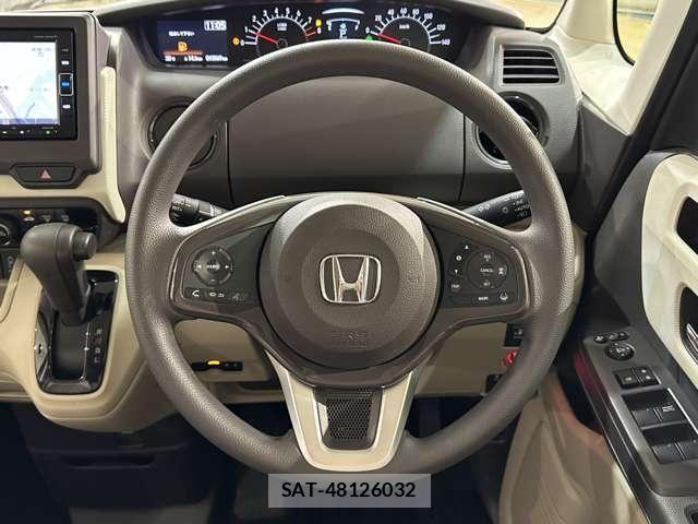 Honda N BOX 2018-11 8562858-9